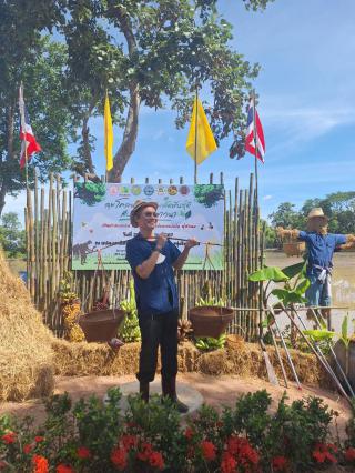 4. โครงการส่งเสริมการพัฒนาสังคมด้วยระบบเศรษฐกิจเพิ่มมูลค่า กิจกรรม “ลุยโคน โยนเมล็ดพันธุ์ดี สืบสานวิถีชาวนา” วันที่ 20 มิถุนายน 2567 ณ แปลงสาธิตนาข้าว นิคมสร้างตนเองทุ่งโพธิ์ทะเล จังหวัดกำแพงเพชร